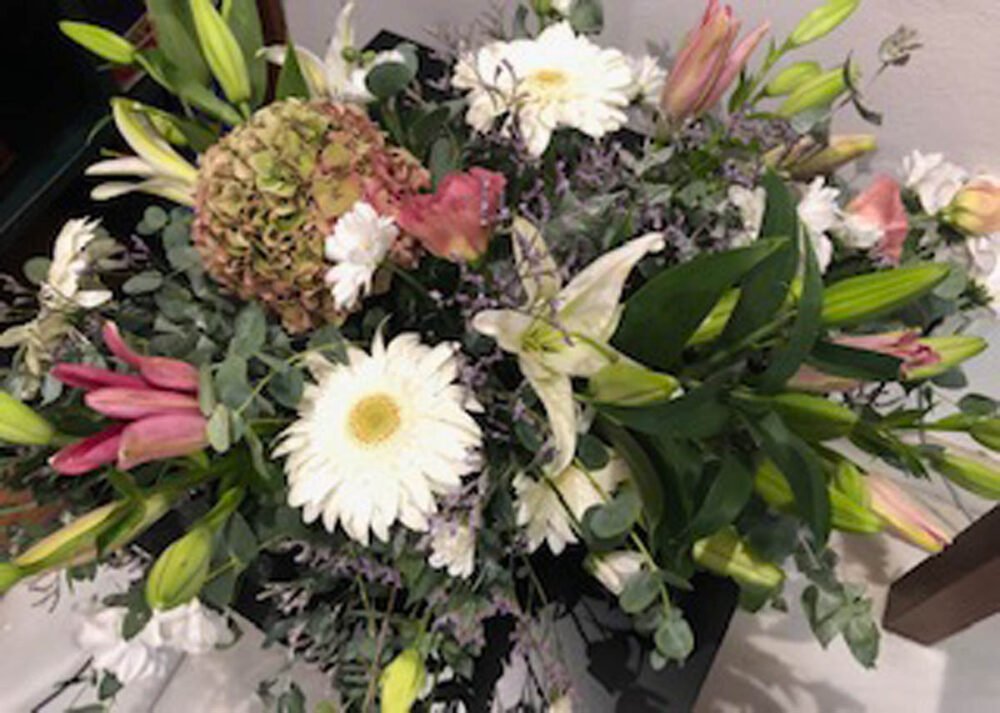 Ramo de gerberas, hortensias, lilium oriental, lisianthus, eucalipto y limonium